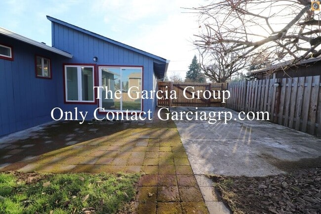 Building Photo - 4505 NE Emerson St