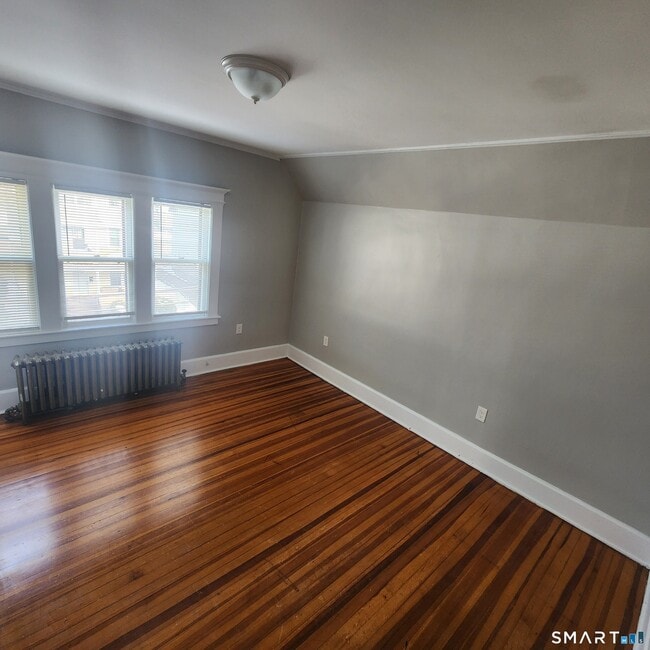 Building Photo - 351 Hillside Ave