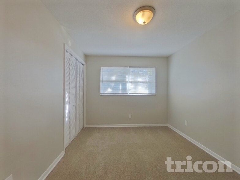 Building Photo - 1337 Hamlin Dr