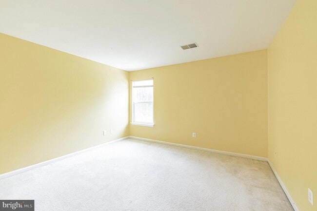 Building Photo - 43137 Binkley Cir