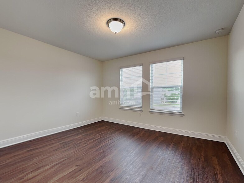 Building Photo - 20200 Calla Lily Dr