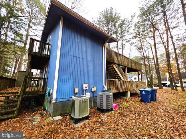 Building Photo - 13 Sailors Way