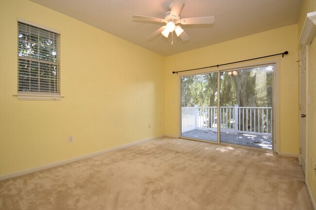 Building Photo - 941 NW 21st Ave
