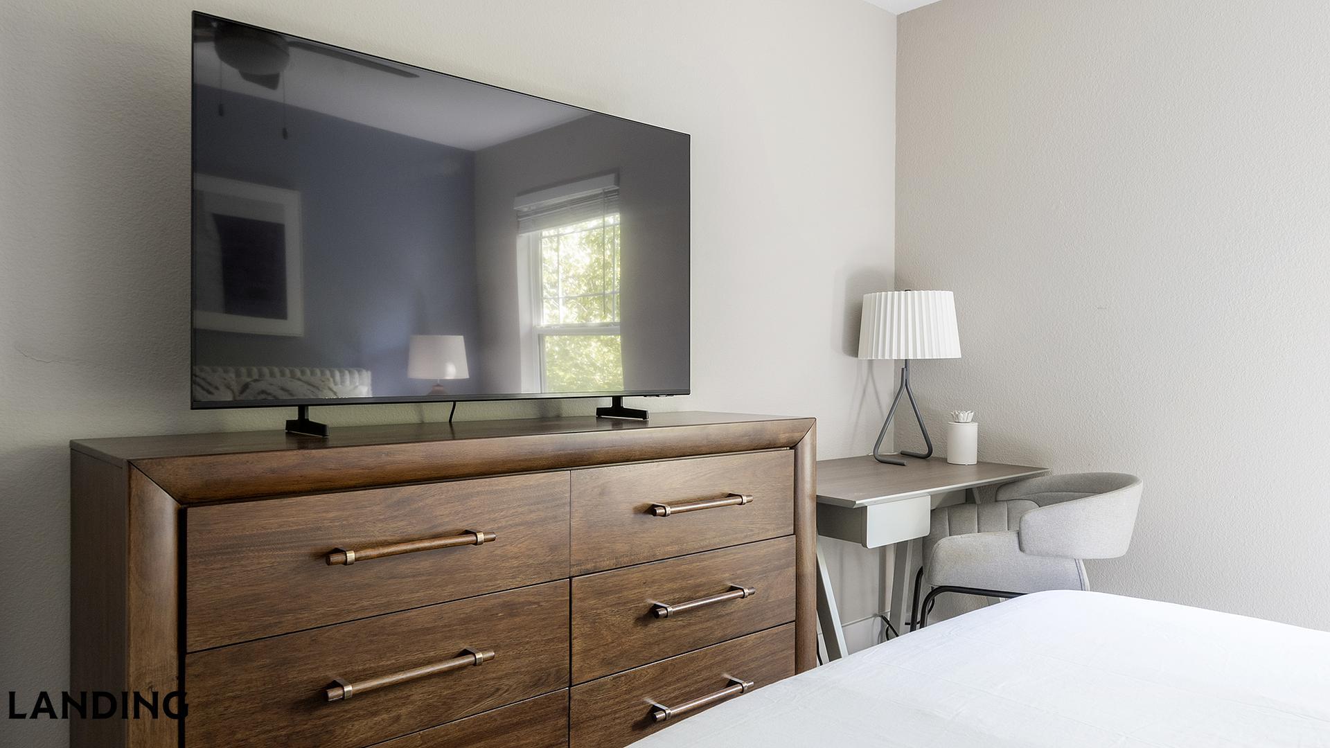 Building Photo - 400 Legends Terrace Dr