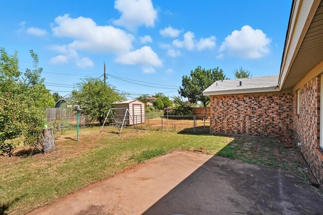 Building Photo - 4518 Edgemont Dr