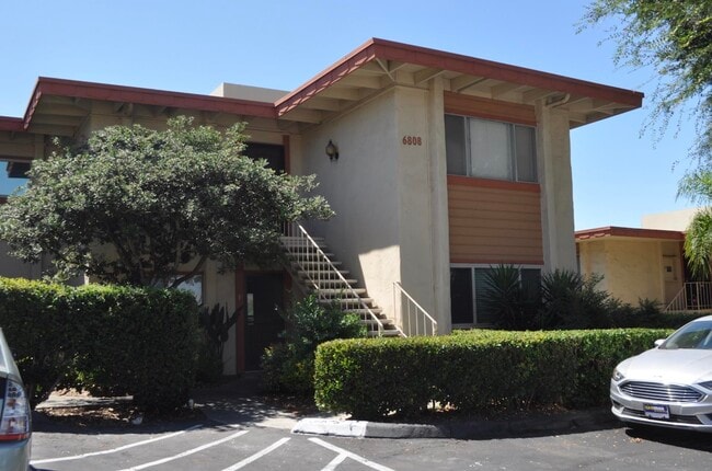 Primary Photo - 6808 Hyde Park Dr