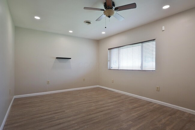 Building Photo - 3553 Brookside Blvd