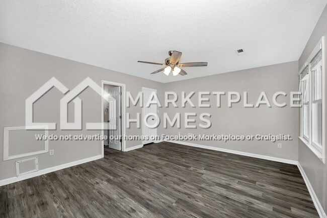 Building Photo - 15120 Balsam Dr SE