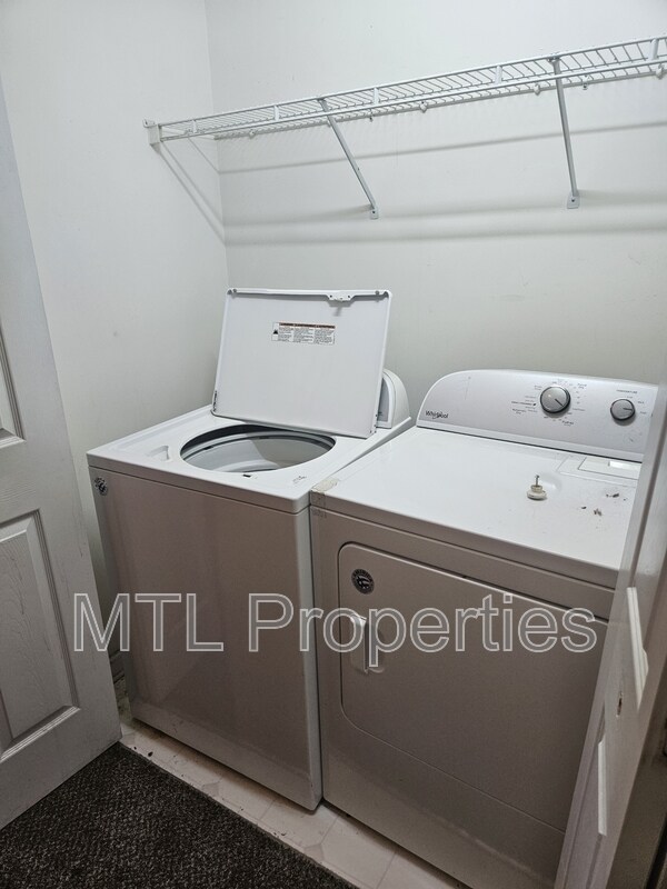 Building Photo - 2717 Hartley Hills Dr