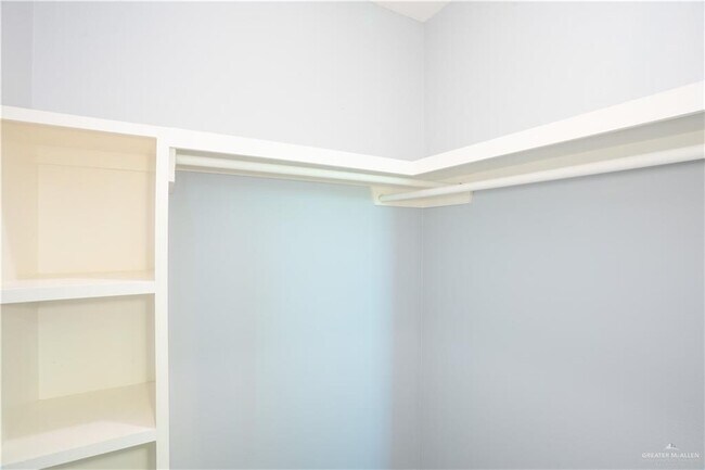 Building Photo - 21 S Cynthia St