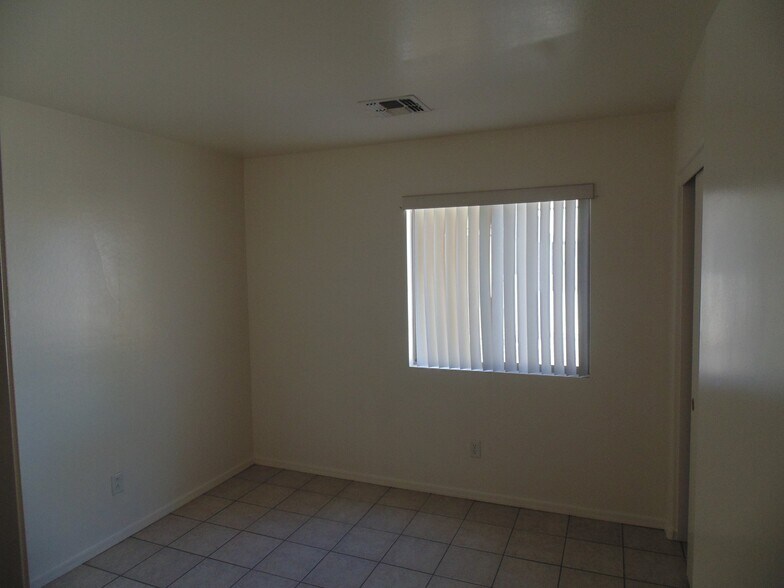 Building Photo - 11792 W Larkspur Rd