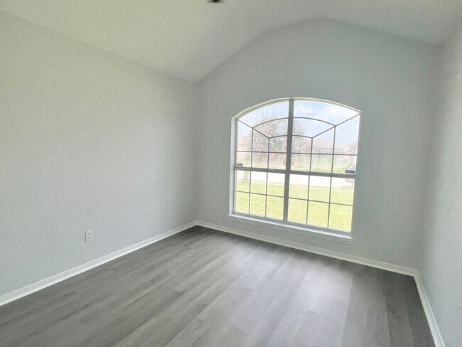 Building Photo - Updated 4 Bed Home in Killeen!