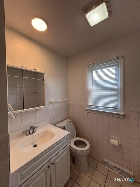 Building Photo - 14 Carriage Path N