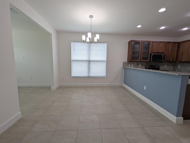 Building Photo - 13541 SW Oceanus Blvd