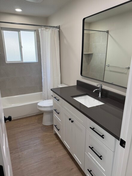 Bathroom - 825 S 650 E