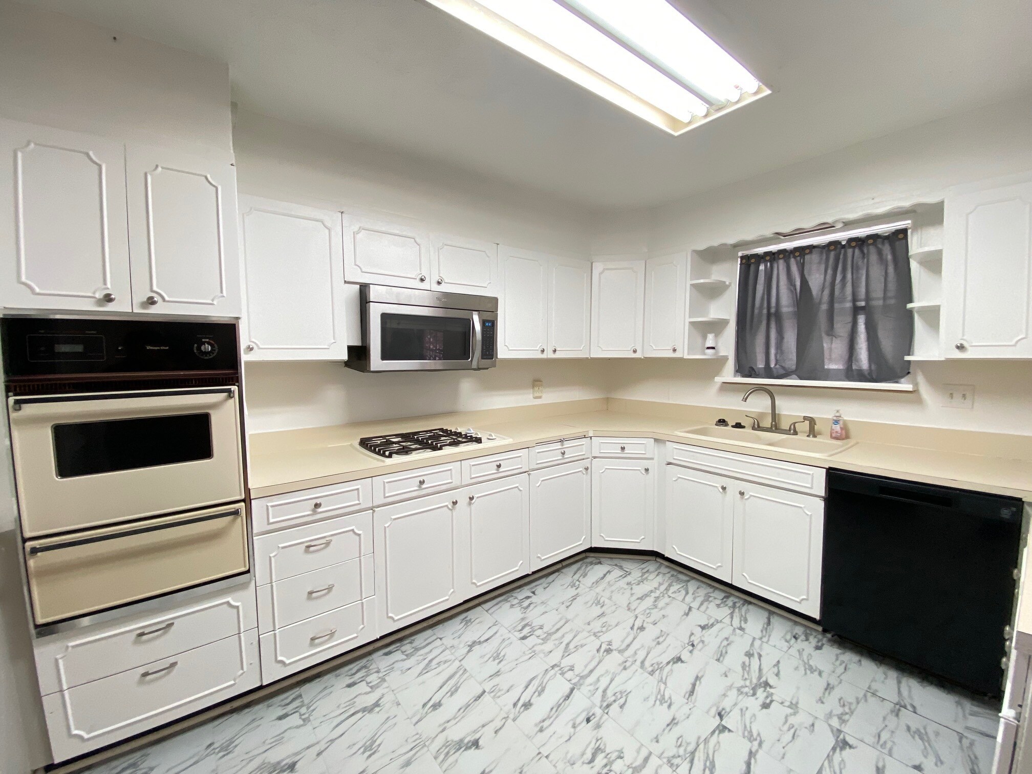 Building Photo - 5414 S Land Ave