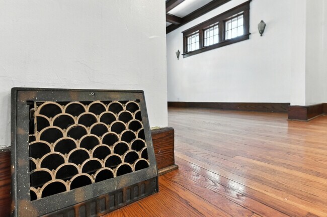 Building Photo - 2965 Harris Street