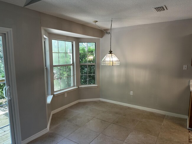 Building Photo - 2987 Windsor Cir
