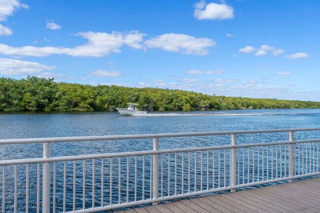 Building Photo - 1255 SE Naples Ln