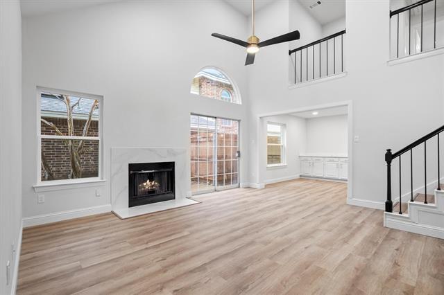 Building Photo - 9424 Blue Jay Way