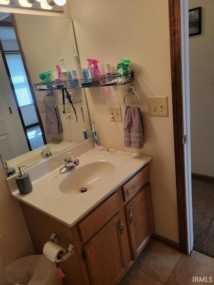 Building Photo - 613 Pines Ln