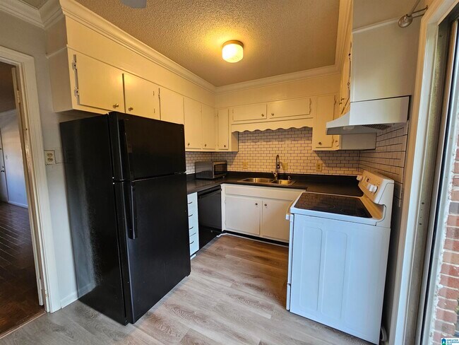 Building Photo - 3405 Sandner Ct