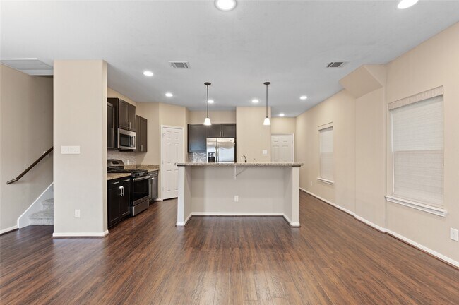 Building Photo - 17120 Wilthorne Gardens Ct