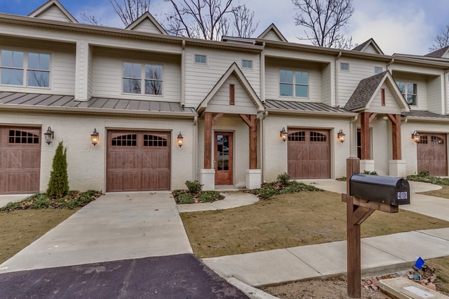 Edgewood Place Townhomes - 818 Columbiana Rd