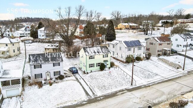 Building Photo - 556 Thompson Ave