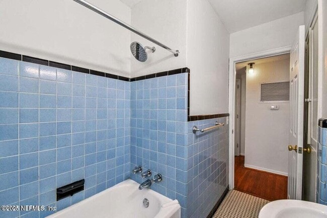 Building Photo - 3658 Herschel St