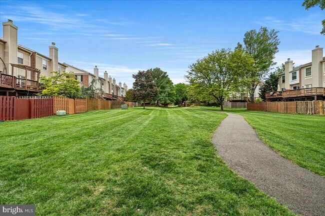 Building Photo - 6562 Sand Wedge Ct