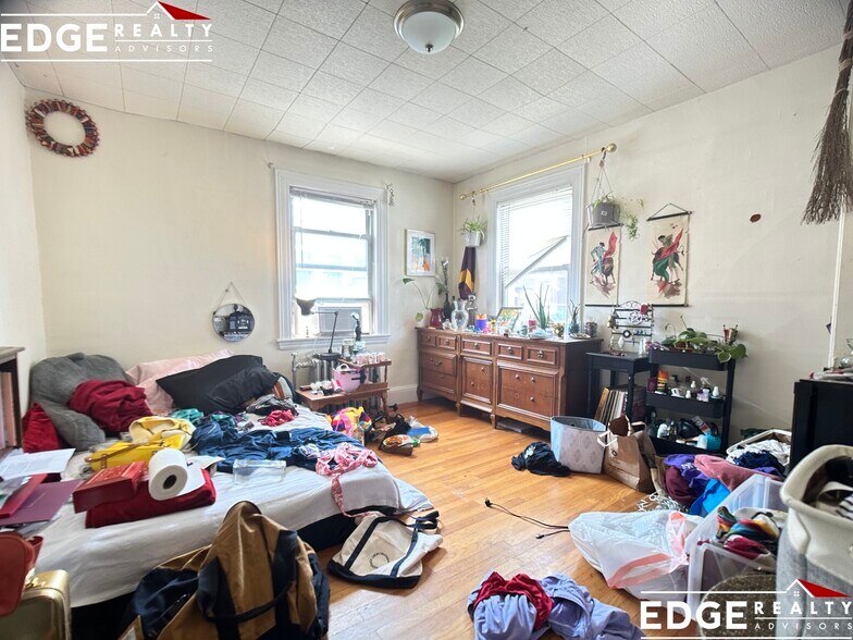 Building Photo - 115 Lanark Rd