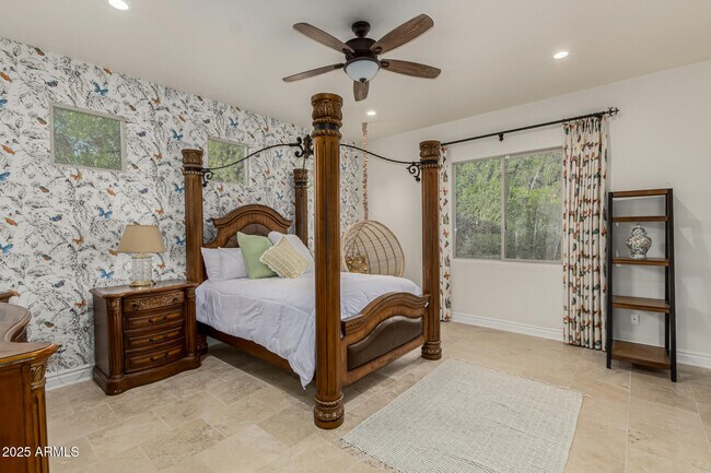 Building Photo - 7002 E Aster Dr