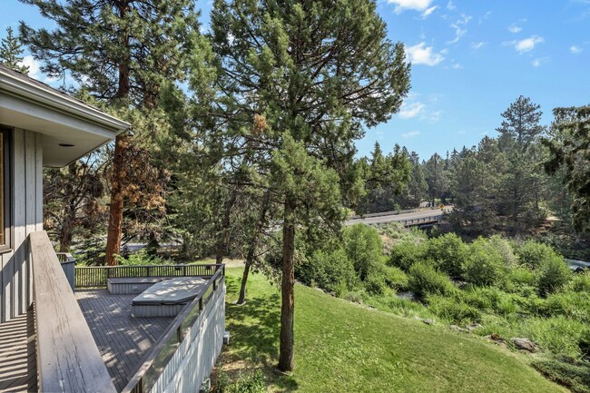 Building Photo - Deschutes River Fully Furnished 3 Bed 2.5 ...