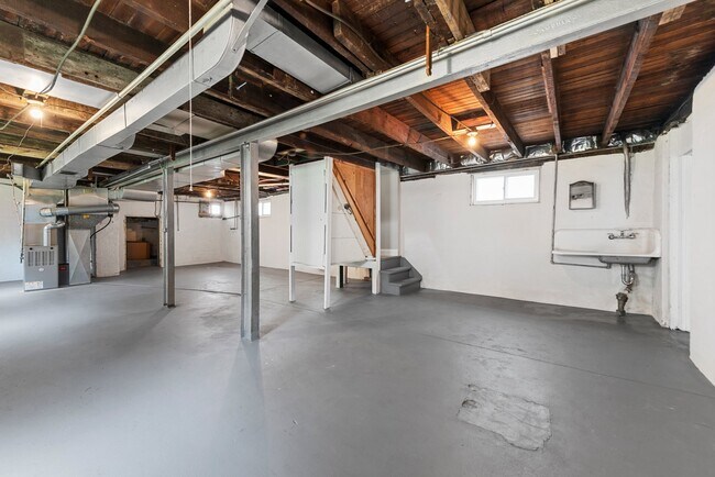 Building Photo - 5335 Pattison Ave