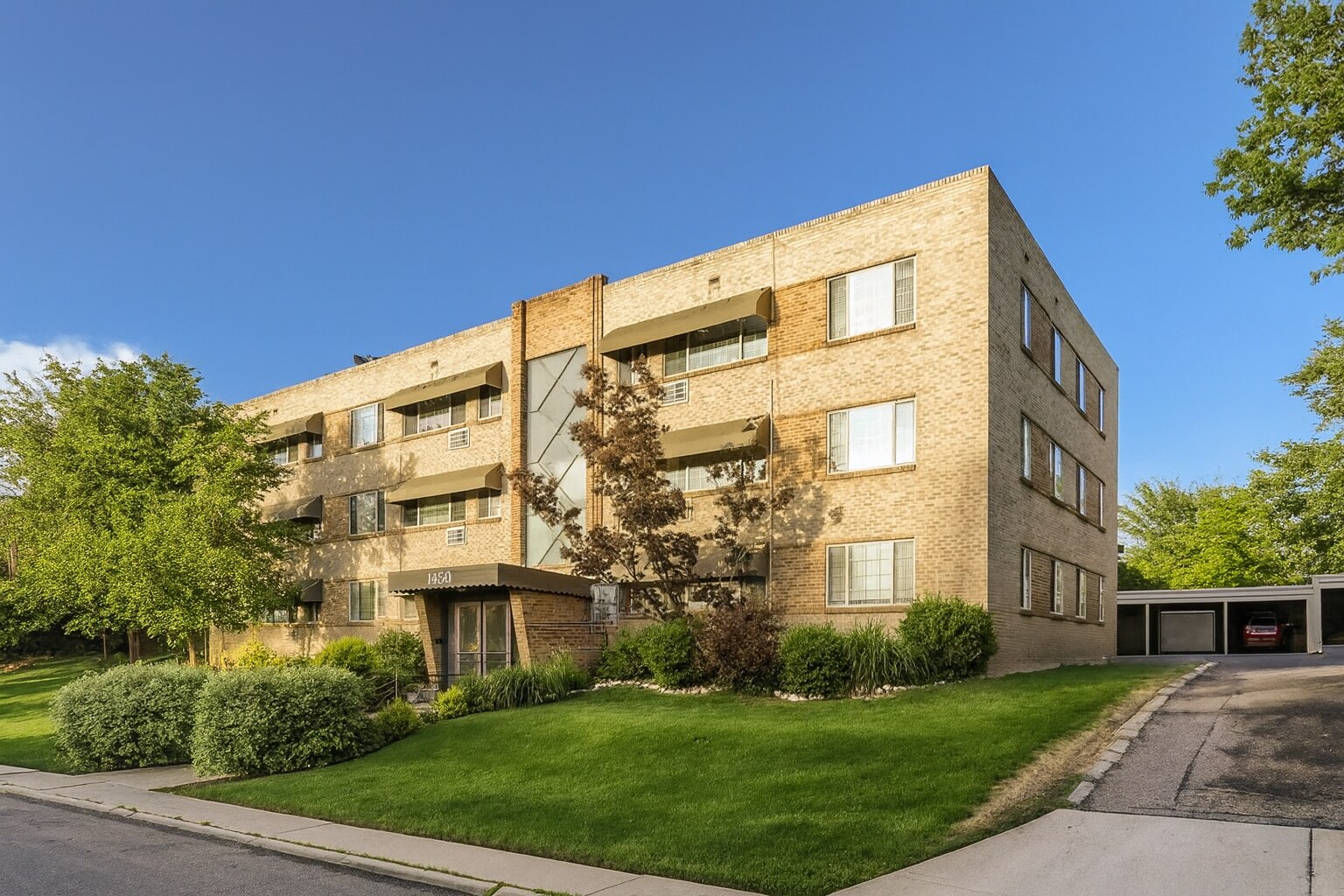 Building Photo - 1450 Albion St