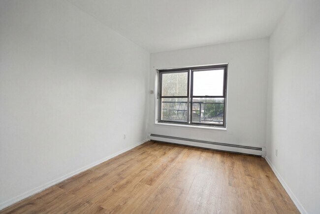 Building Photo - 204 Woodcliff Ave