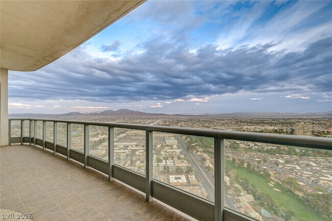 Building Photo - 322 Karen Ave