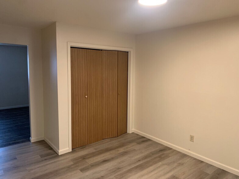 Building Photo - 2309 Southridge Dr