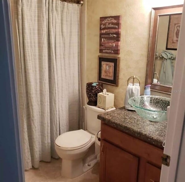 Building Photo - 924 S Pine Ridge Cir