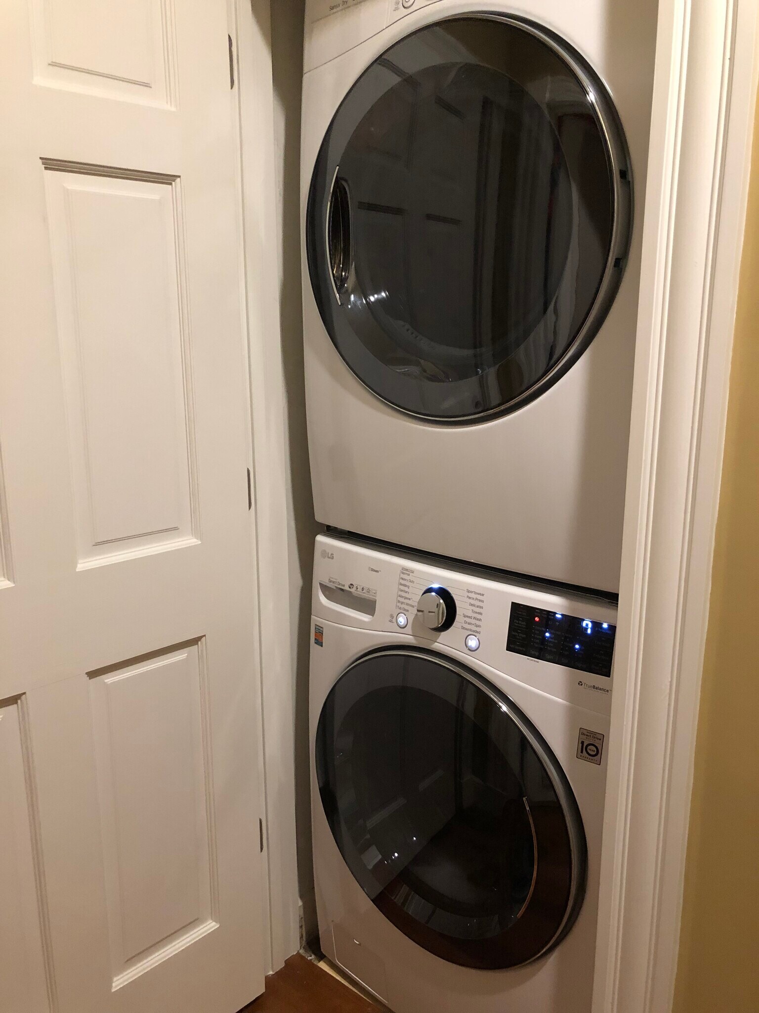 Building Photo - 408 Columbus Ave