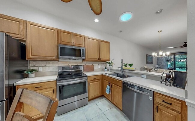 Building Photo - 313 Seneca Falls Dr