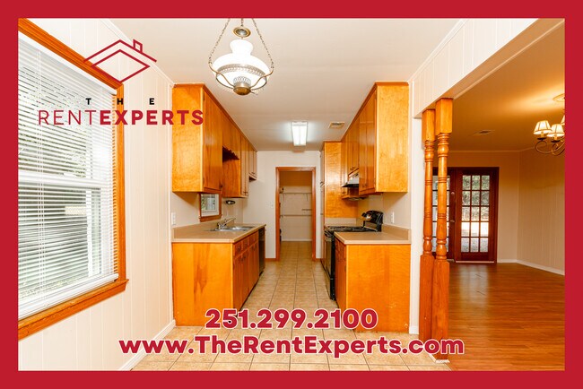 Building Photo - 5466 Vanderbilt Dr