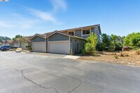 Building Photo - 81 Mountain Valley