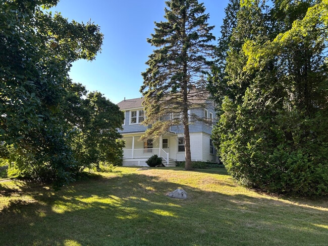 Building Photo - 21 Copse Rd
