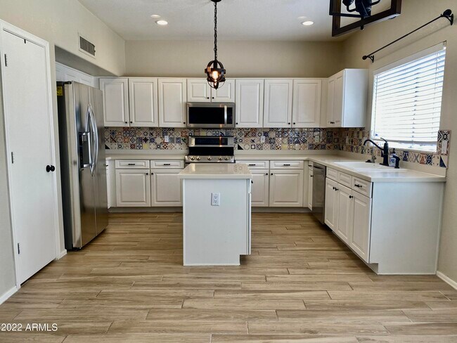 Building Photo - 3551 S Larkspur Way