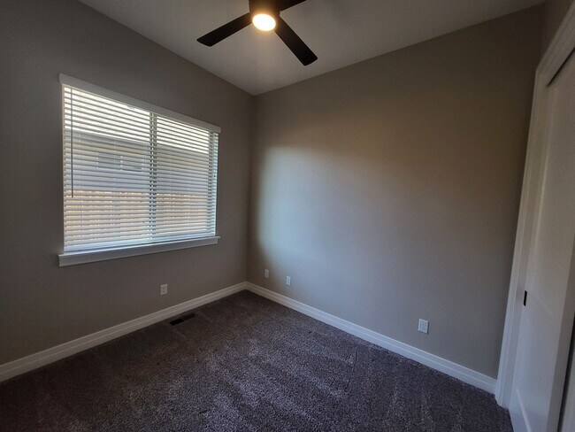Building Photo - 2932 Cambria Lp