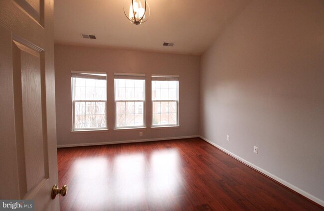 Building Photo - 20475 Greymont Terrace