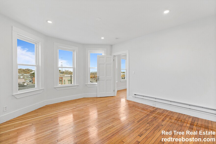 Building Photo - 301 Hancock St