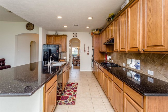 Building Photo - 6706 Ashworth Dr